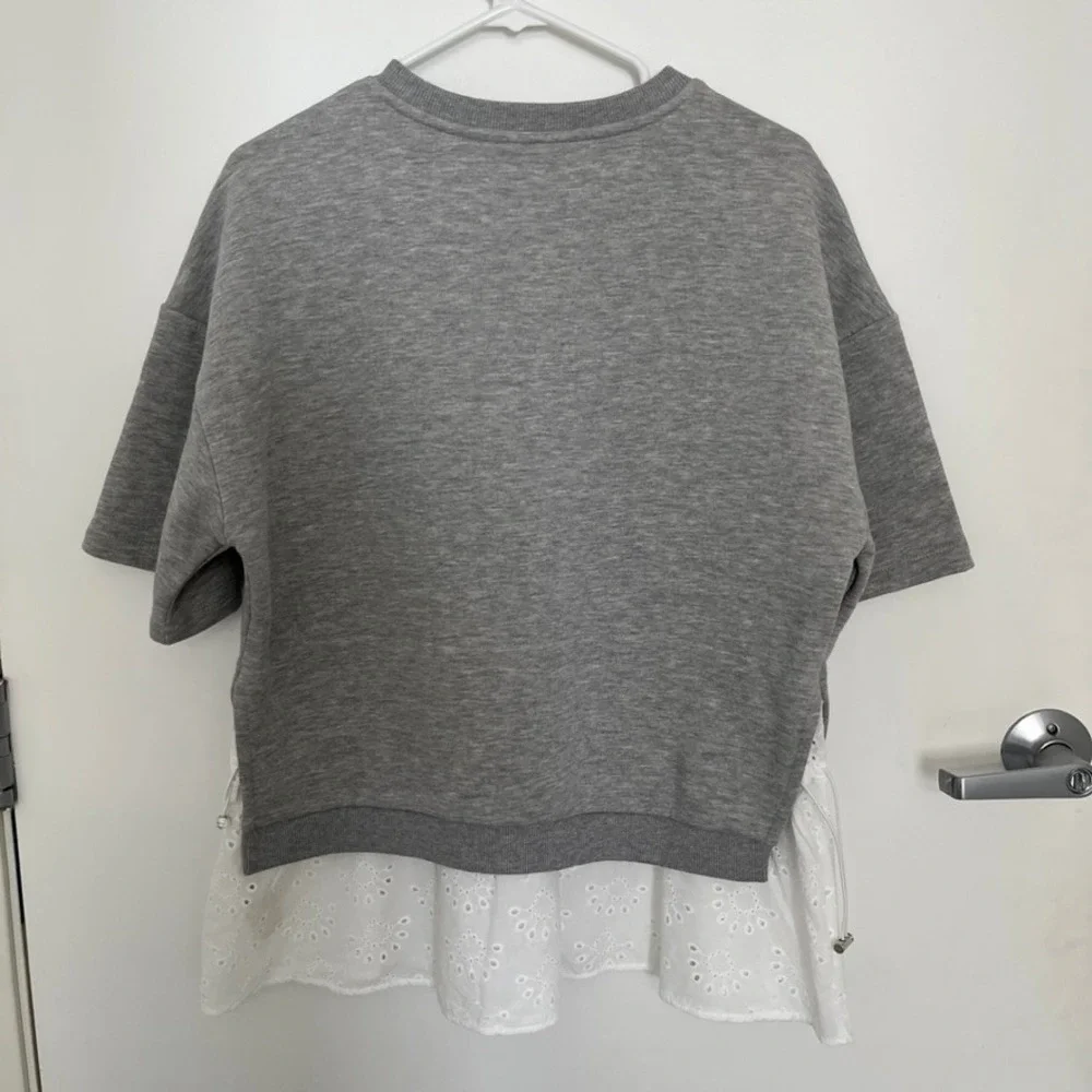 Anthropologie Grey Sweatshirt White‎ Eyelet Trim Detail Pullover Medium Fleece